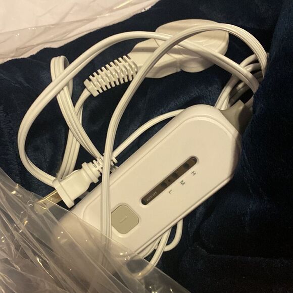 Homde Washable Heated Navy Throw Blanket 50x60 inches NWT - Picture 8 of 8